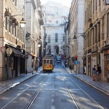 Privativo Com Varanda No Centro De Hotel Lisboa